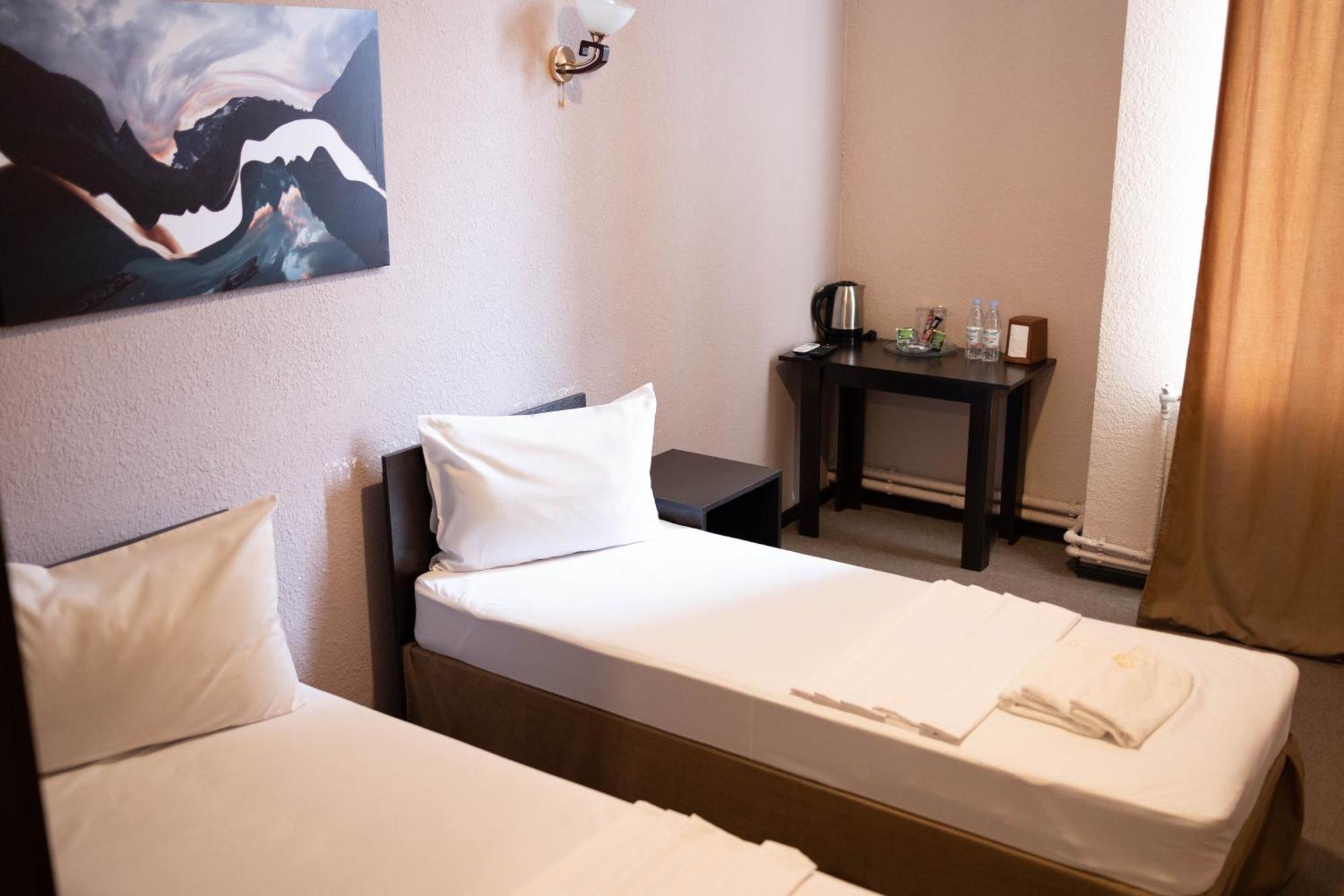 Richmind Hotel Vagharshapat Eksteriør billede