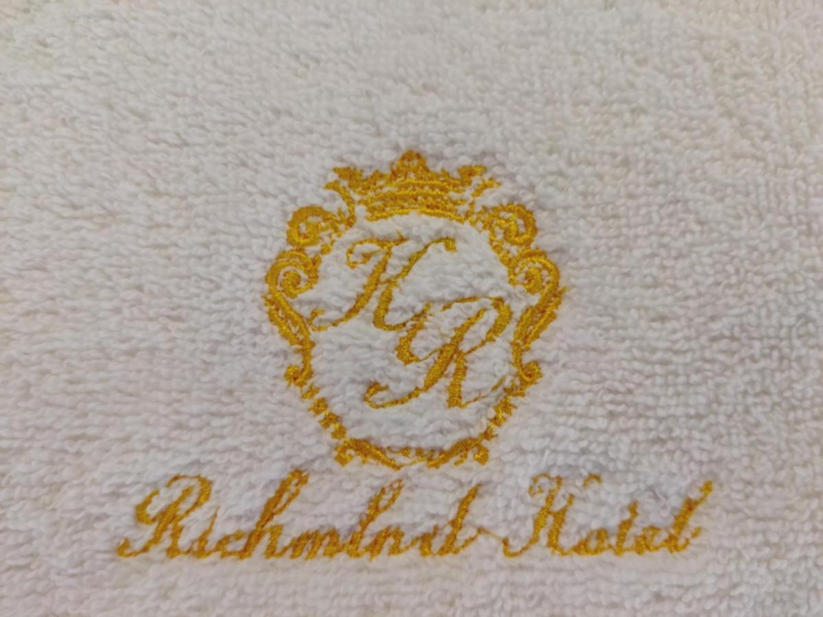 Richmind Hotel Vagharshapat Eksteriør billede